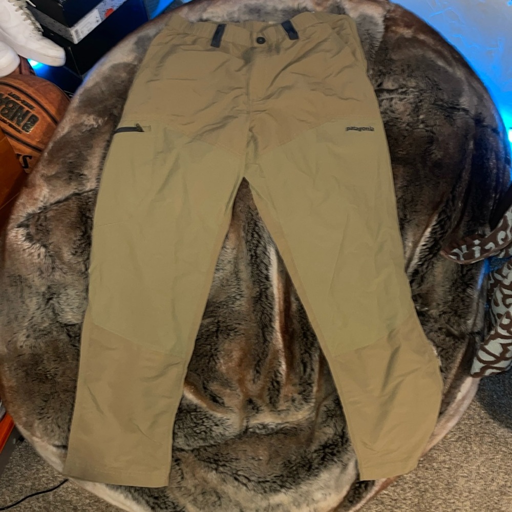 PATAGONIA WORN WEAR PANTS.MEDIUM. NYLON FABRIC.